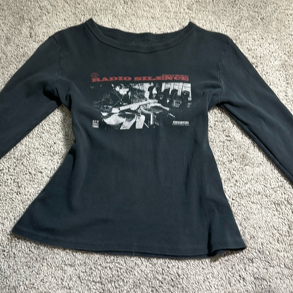 radio silence black top